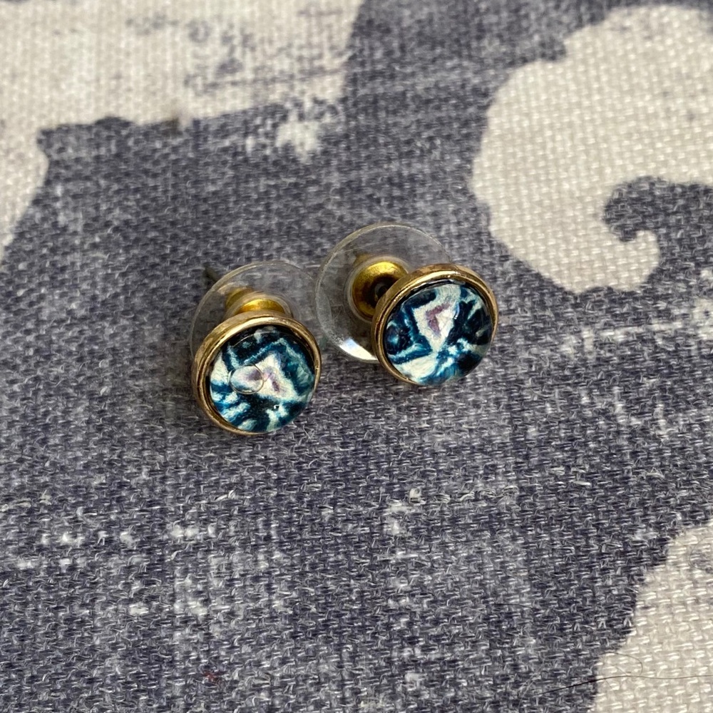 (Bundle for $5) Blue mountains stud earrings